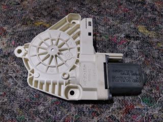 bontott SKODA SUPERB II Bal hátsó Ablakemelő Motor