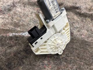 bontott SKODA SUPERB II Bal hátsó Ablakemelő Motor