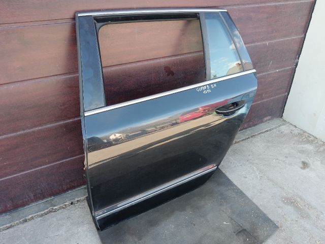 bontott SKODA SUPERB II Bal hátsó Ajtó (Részeivel)