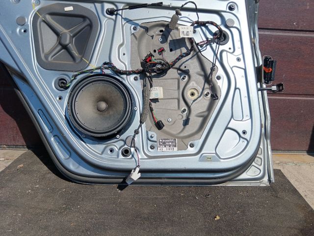 bontott SKODA SUPERB II Bal hátsó Ajtó (Részeivel)