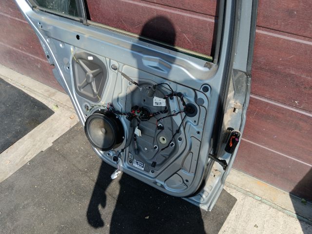 bontott SKODA SUPERB II Bal hátsó Ajtó (Részeivel)