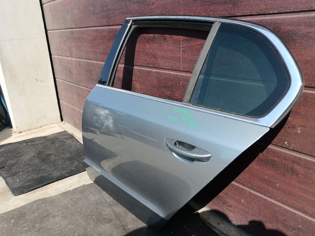 bontott SKODA SUPERB II Bal hátsó Ajtó (Részeivel)