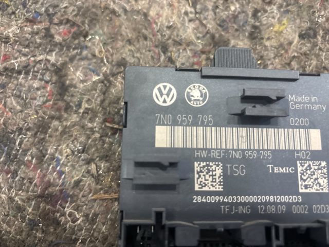 bontott SKODA SUPERB II Bal hátsó Ajtó Vezérlőegység