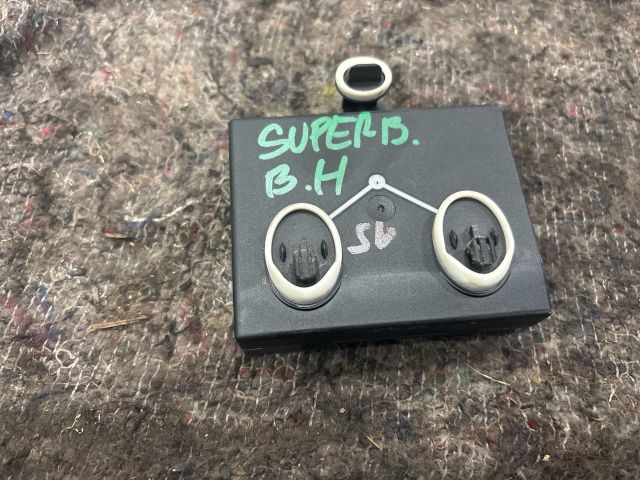 bontott SKODA SUPERB II Bal hátsó Ajtó Vezérlőegység