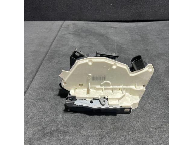 bontott SKODA SUPERB II Bal hátsó Ajtózár