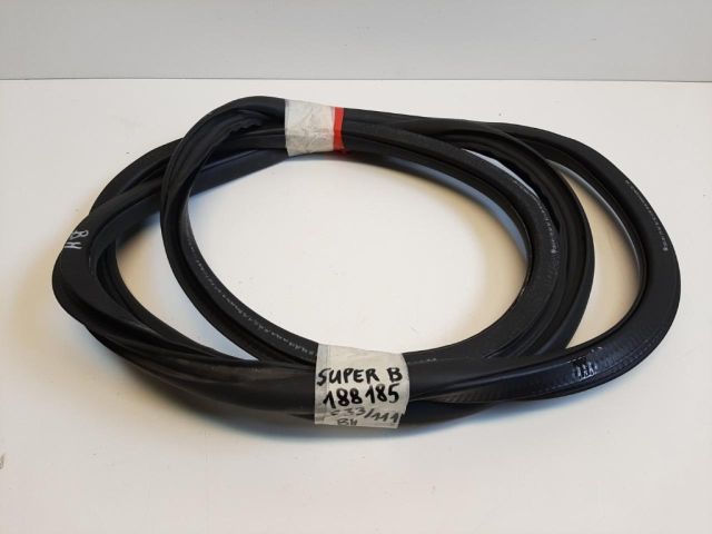 bontott SKODA SUPERB II Bal hátsó Gumikéder