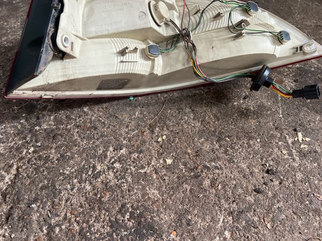 bontott SKODA SUPERB II Bal Hátsó Lámpa