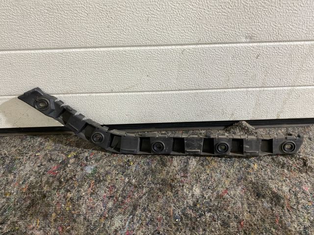 bontott SKODA SUPERB II Bal hátsó Lökhárító Tartó (Műanyag)