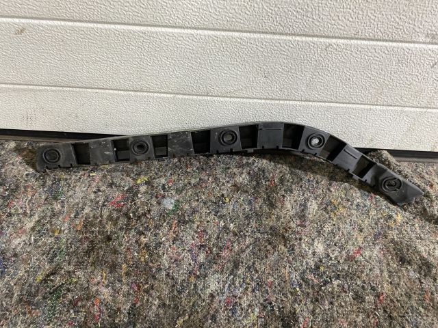 bontott SKODA SUPERB II Bal hátsó Lökhárító Tartó (Műanyag)