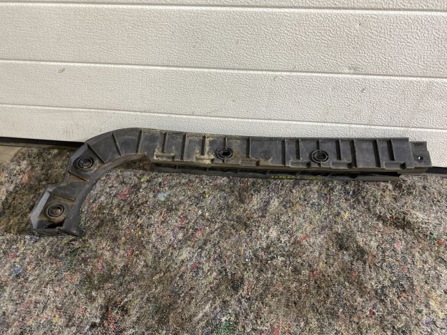 bontott SKODA SUPERB II Bal hátsó Lökhárító Tartó (Műanyag)