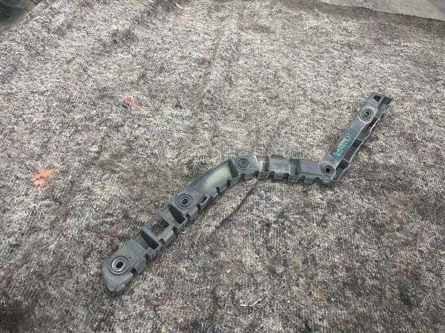 bontott SKODA SUPERB II Bal hátsó Oldal Lökhárító Tartó (Műanyag)