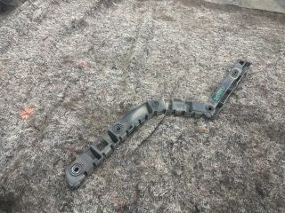 bontott SKODA SUPERB II Bal hátsó Oldal Lökhárító Tartó (Műanyag)