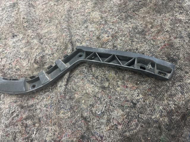 bontott SKODA SUPERB II Bal hátsó Oldal Lökhárító Tartó (Műanyag)