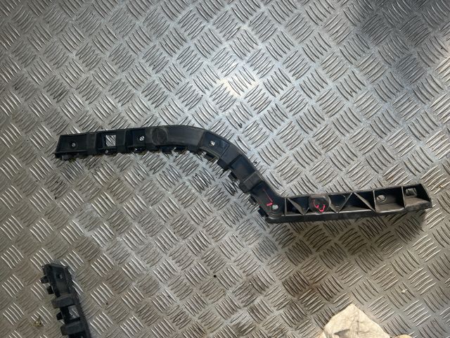 bontott SKODA SUPERB II Bal hátsó Oldal Lökhárító Tartó (Műanyag)