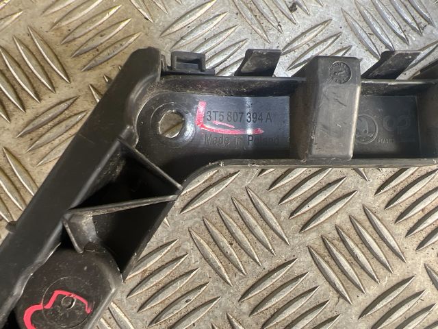 bontott SKODA SUPERB II Bal hátsó Oldal Lökhárító Tartó (Műanyag)