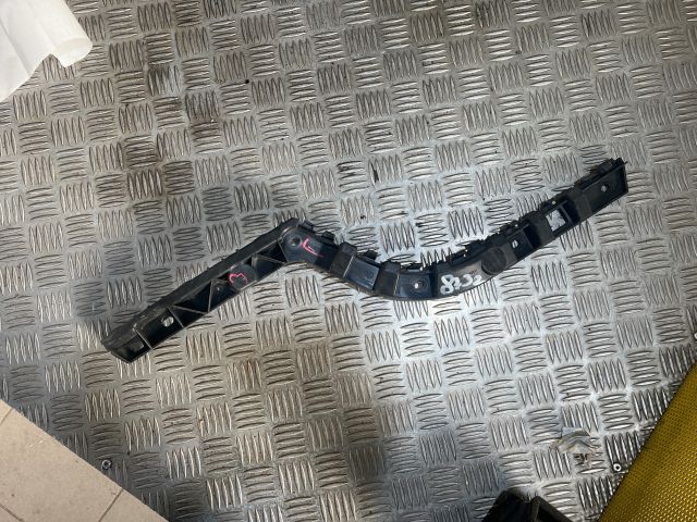 bontott SKODA SUPERB II Bal hátsó Oldal Lökhárító Tartó (Műanyag)