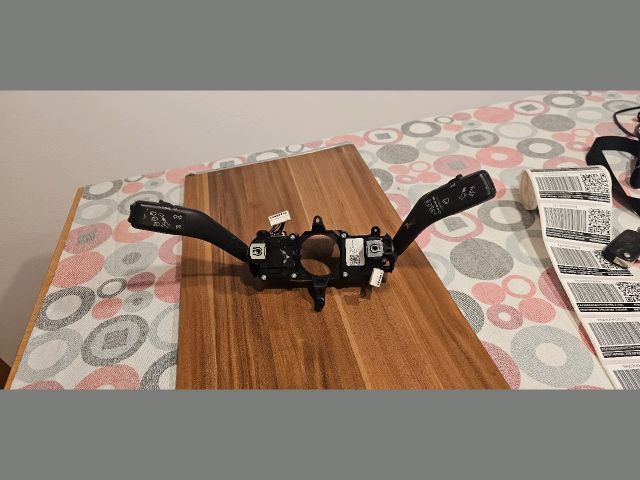 bontott SKODA SUPERB II Bal Kormánykapcsoló Irányjelző (Tempomatos)