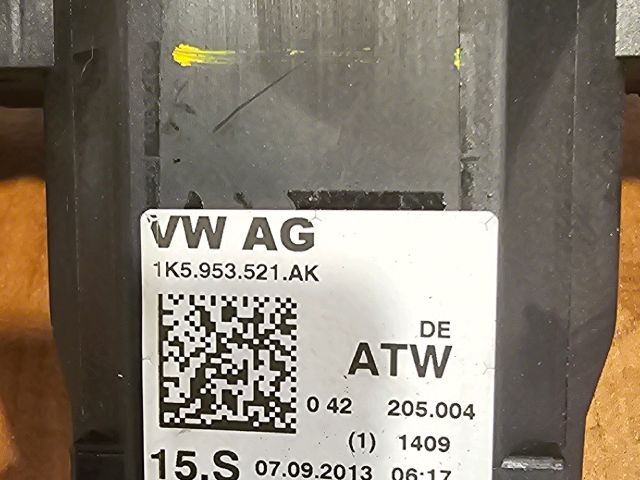 bontott SKODA SUPERB II Bal Kormánykapcsoló Irányjelző (Tempomatos)