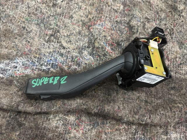 bontott SKODA SUPERB II Bal Kormánykapcsoló Irányjelző