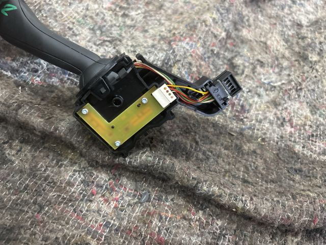 bontott SKODA SUPERB II Bal Kormánykapcsoló Irányjelző