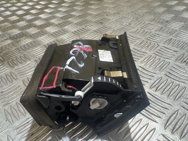 bontott SKODA SUPERB II Bal Szellőző Keret