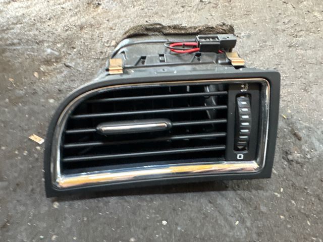 bontott SKODA SUPERB II Bal Szellőző