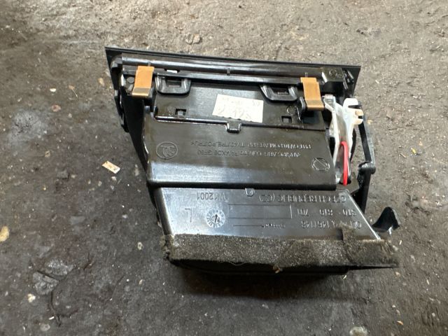 bontott SKODA SUPERB II Bal Szellőző