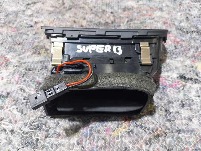 bontott SKODA SUPERB II Bal Szellőző