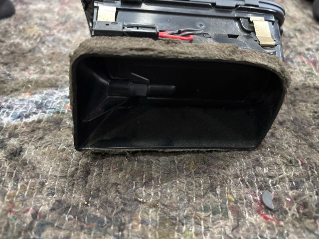 bontott SKODA SUPERB II Bal Szellőző