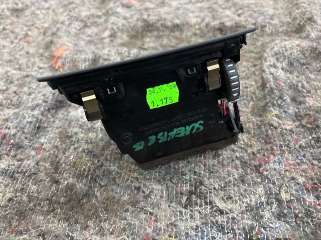 bontott SKODA SUPERB II Bal Szellőző