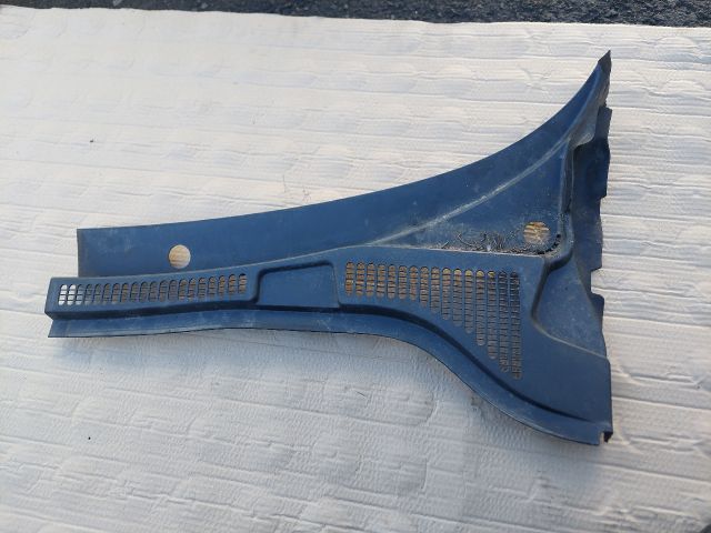 bontott SKODA SUPERB II Bal Szélvédő Alatti Vízelvezető Műanyag