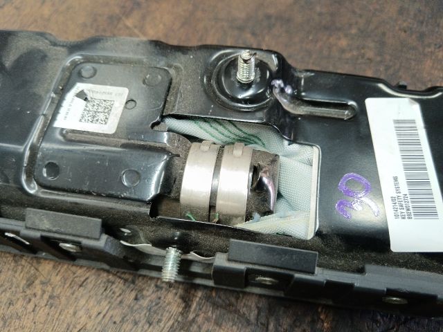 bontott SKODA SUPERB II Bal Térdlégzsák