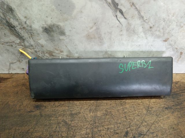 bontott SKODA SUPERB II Bal Térdlégzsák