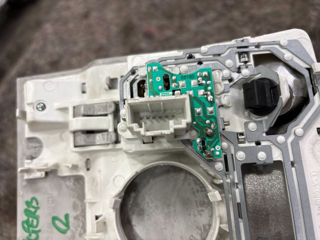 bontott SKODA SUPERB II Beltér Világítás Első