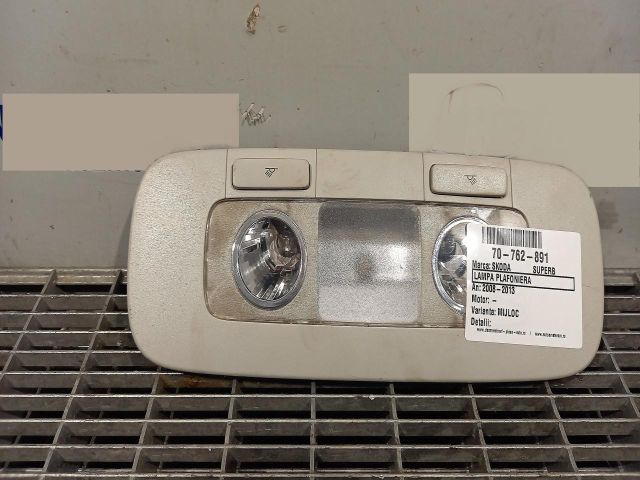 bontott SKODA SUPERB II Beltér Világítás Első