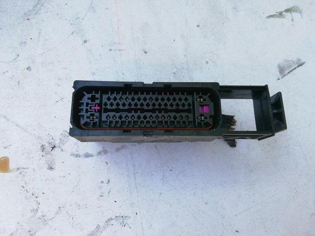 bontott SKODA SUPERB II Csatlakozó