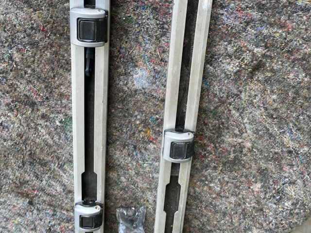 bontott SKODA SUPERB II Csomagrögzítő