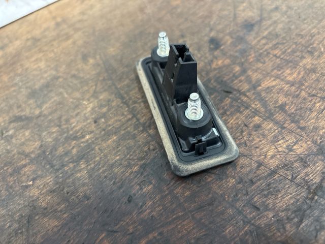 bontott SKODA SUPERB II Csomagtér Nyitó Kar / Gomb