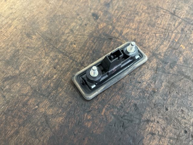 bontott SKODA SUPERB II Csomagtér Nyitó Kar / Gomb