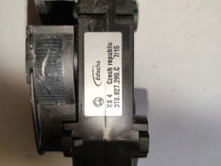 bontott SKODA SUPERB II Csomagtérajtó Bal Zsanér