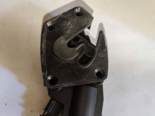 bontott SKODA SUPERB II Csomagtérajtó Bal Zsanér