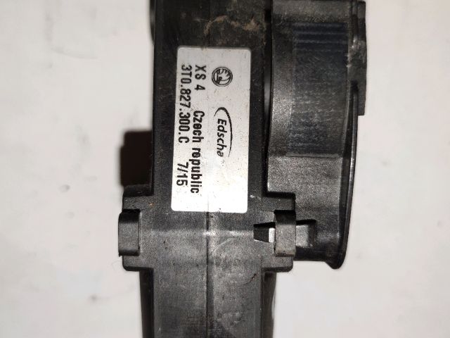 bontott SKODA SUPERB II Csomagtérajtó Jobb Zsanér