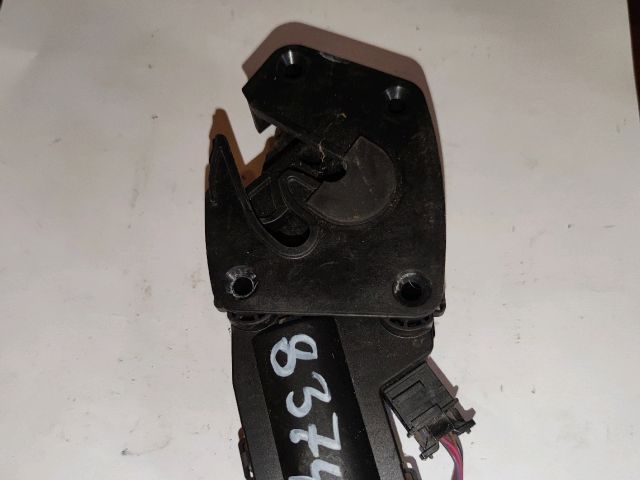 bontott SKODA SUPERB II Csomagtérajtó Jobb Zsanér