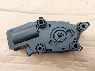 bontott SKODA SUPERB II Csomagtérajtó Motor