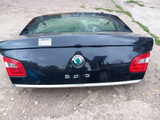 bontott SKODA SUPERB II Csomagtérajtó (Részeivel)