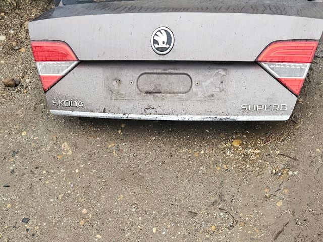 bontott SKODA SUPERB II Csomagtérajtó (Üres lemez)