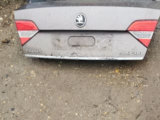 bontott SKODA SUPERB II Csomagtérajtó (Üres lemez)