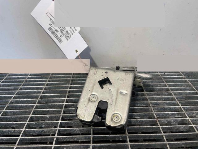 bontott SKODA SUPERB II Csomagtérajtó Ütköző