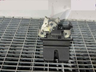 bontott SKODA SUPERB II Csomagtérajtó Ütköző