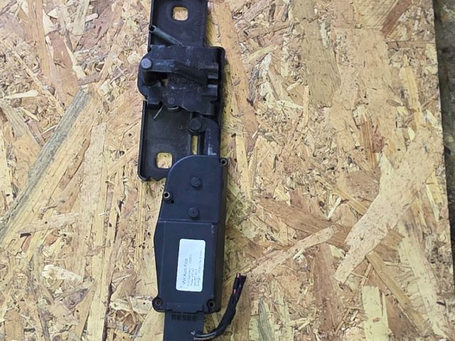 bontott SKODA SUPERB II Csomagtérajtó Zárszerkezet